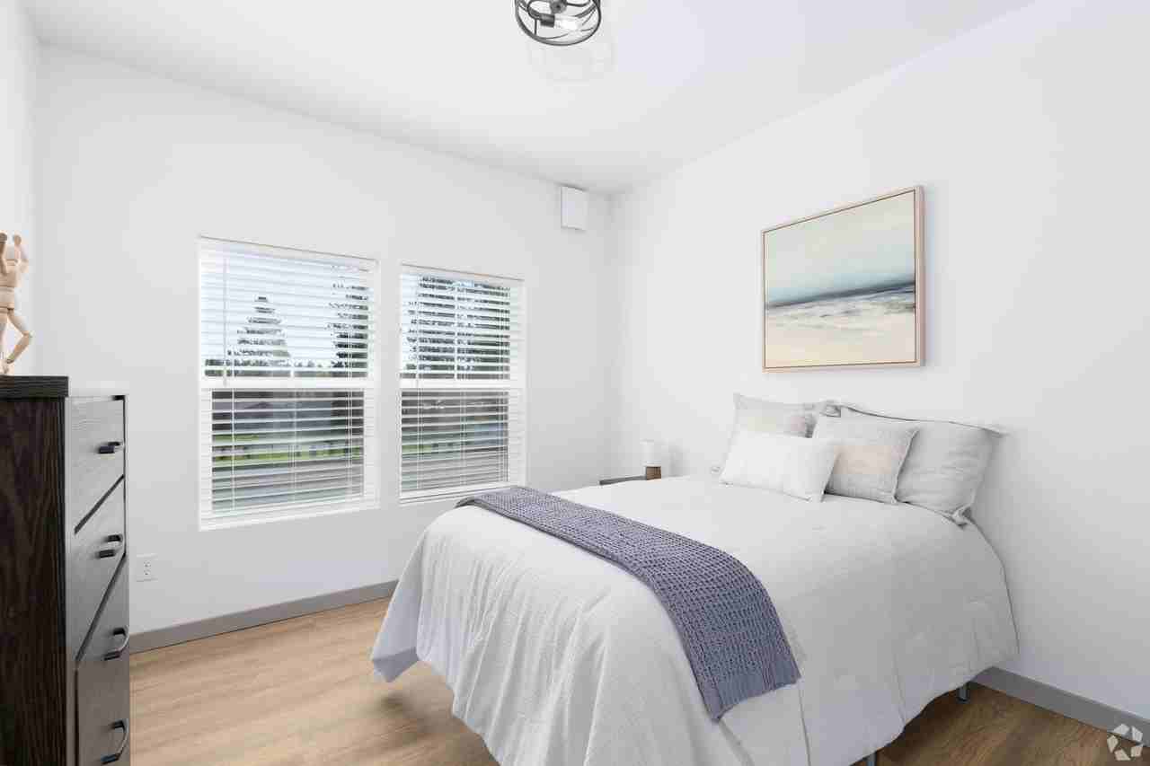 102 E Farwell Rd #315 - Photo 4 of 7
