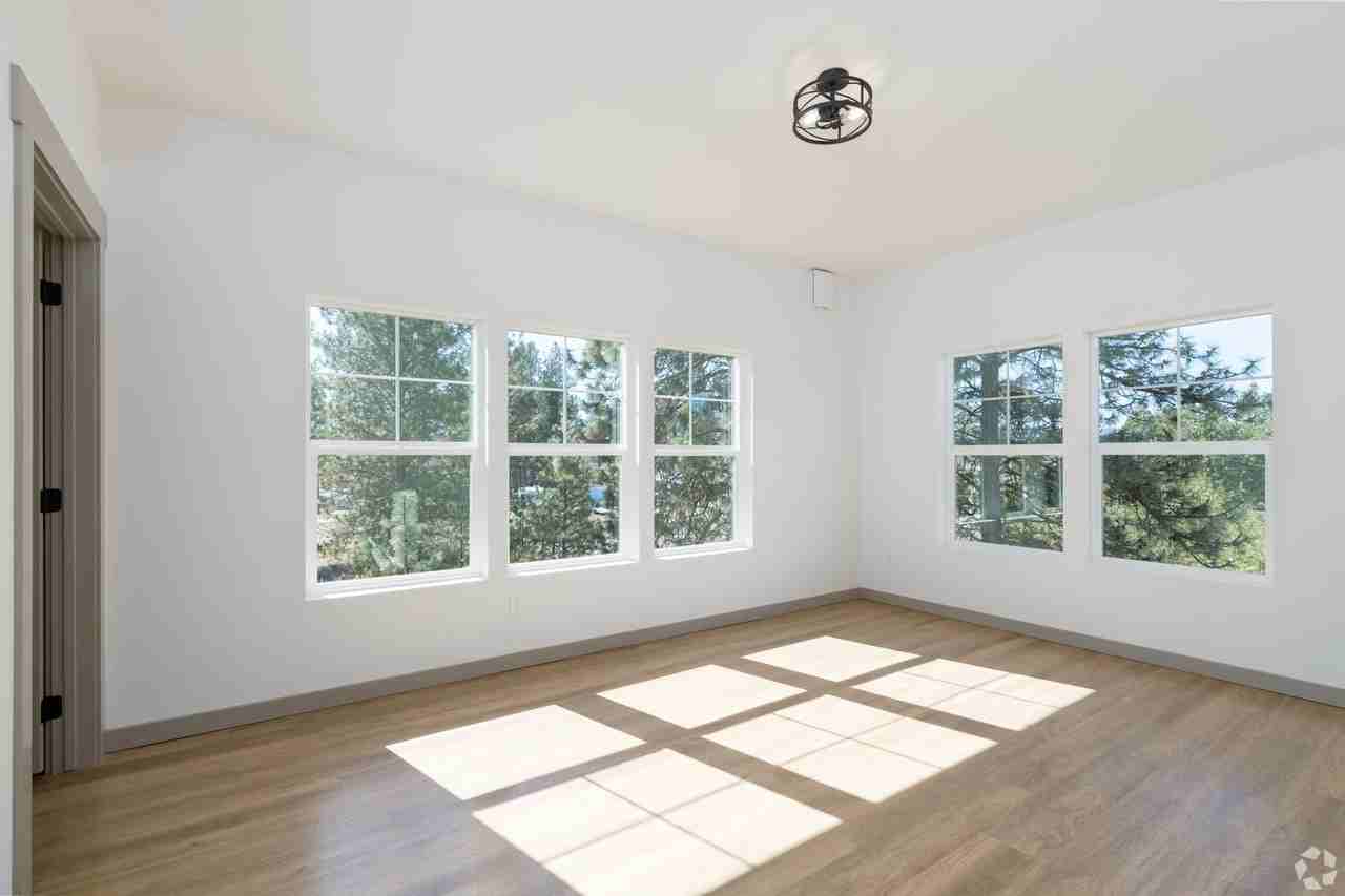 102 E Farwell Rd #323 - Photo 5 of 7