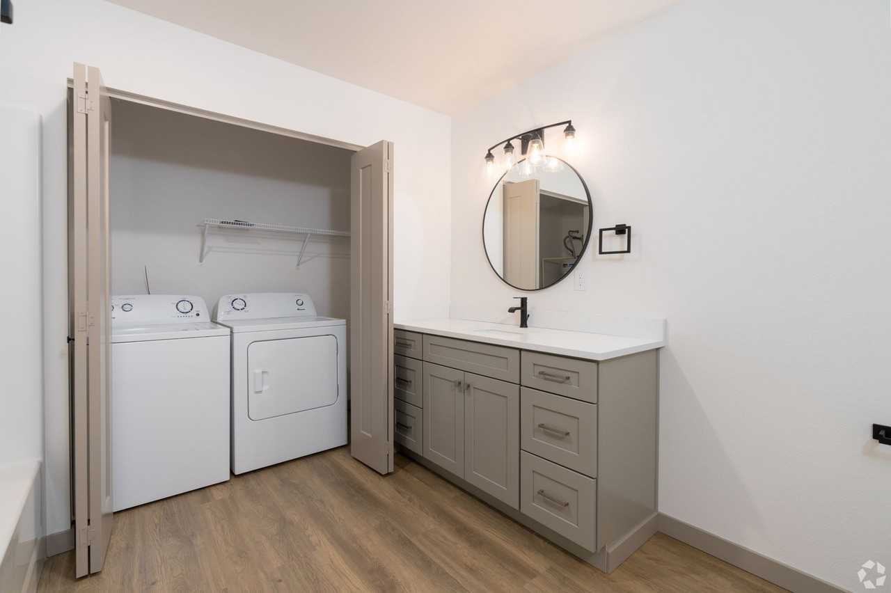 102 E Farwell Rd #323 - Photo 6 of 7