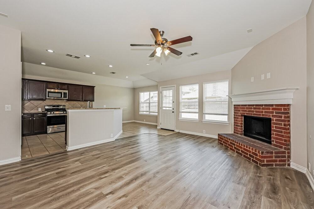 1813 Sparrow Ln - Photo 5 of 16