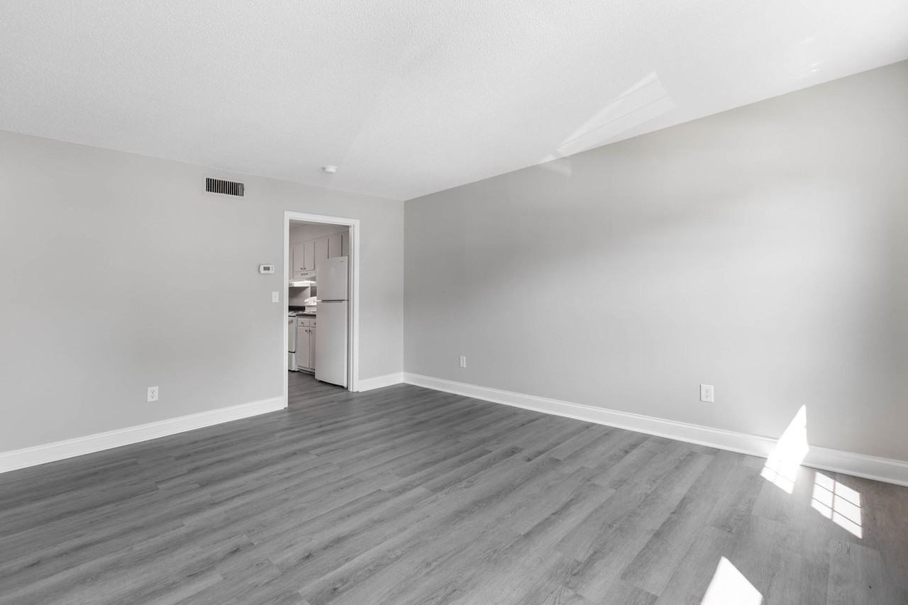 18 Forsyth St - Photo 2 of 17
