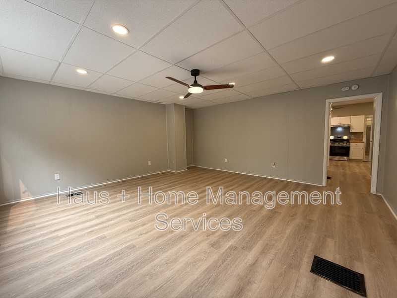 403 Wall Ave #1 - Photo 3 of 20