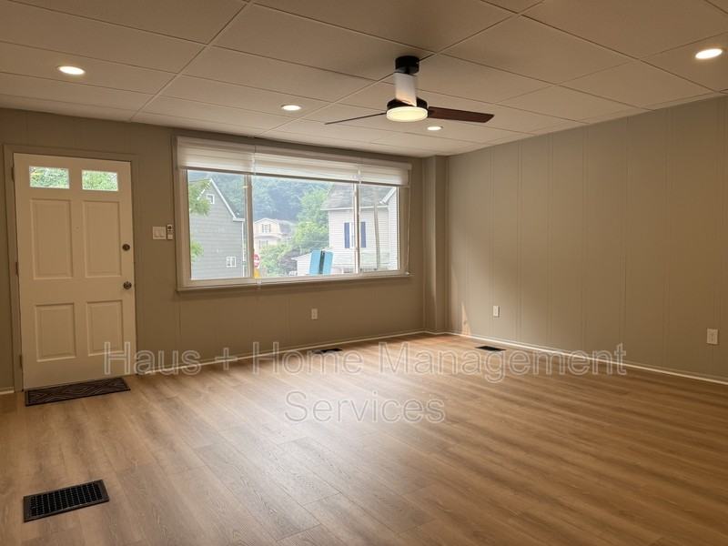 403 Wall Ave #1 - Photo 4 of 20