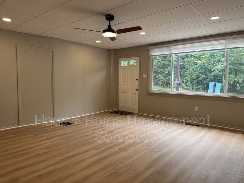 403 Wall Ave #1 - Photo 5 of 20