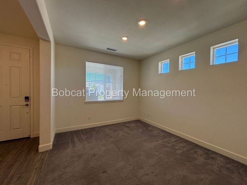1097 Dapple Dr - Photo 4 of 40