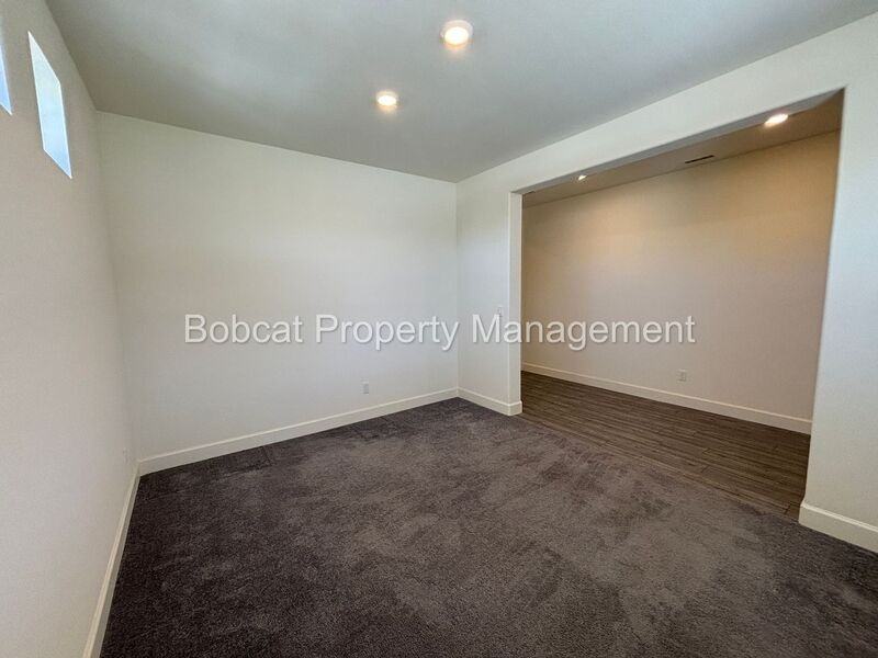 1097 Dapple Dr - Photo 5 of 40