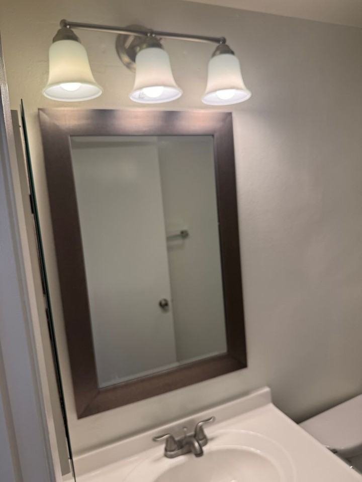 1210 VENICE BLVD - Photo 3 of 31