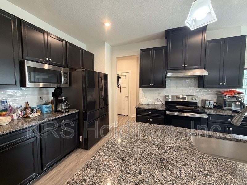 1730 Watershed Ct - Photo 4 of 16