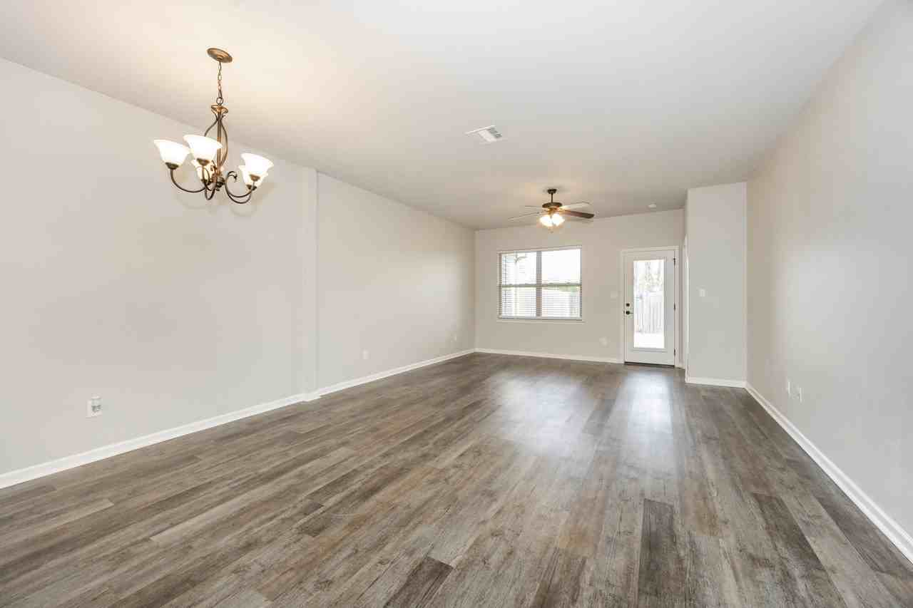 2948 South Roth Avenue - Photo 7 of 17