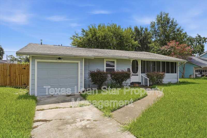 2281 Des Jardines St - Photo 2 of 27