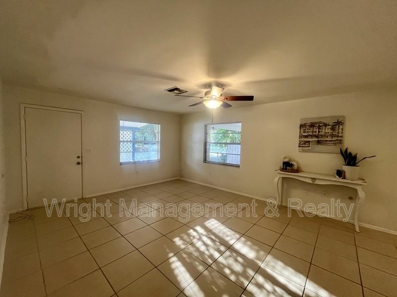 705 Bayou Ave #A - Photo 3 of 23