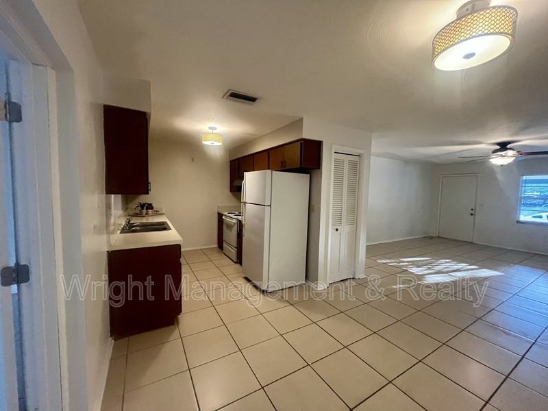 705 Bayou Ave #A - Photo 5 of 23