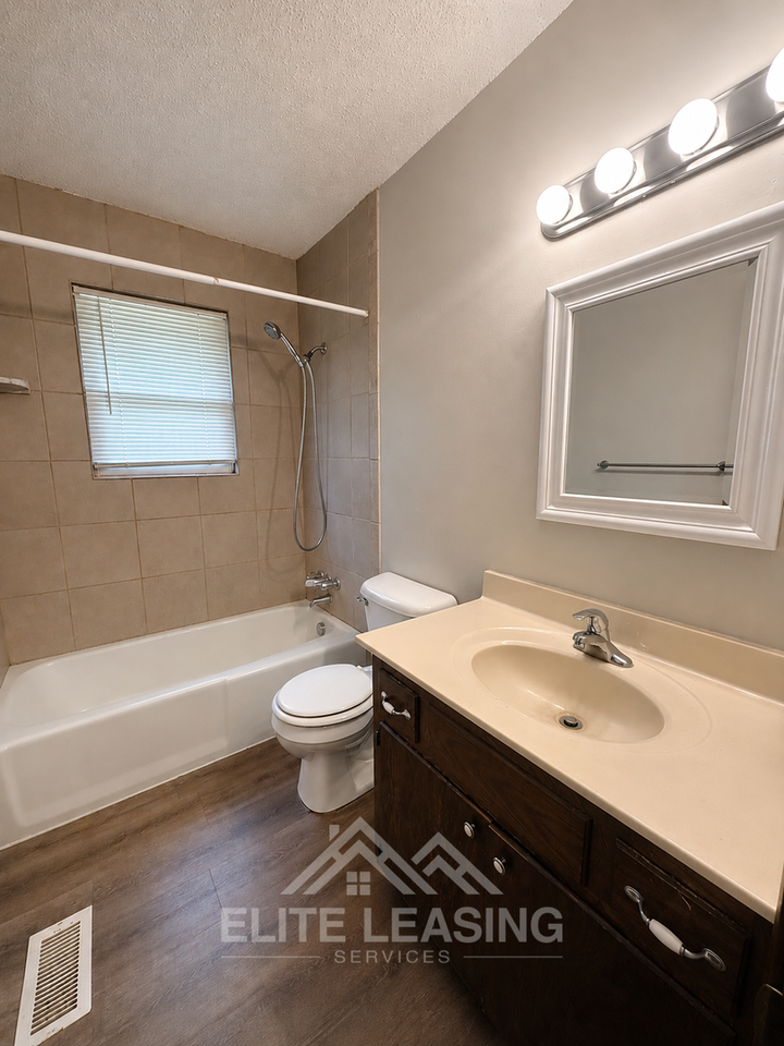 2745 Sw Arrowhead Rd - Photo 2 of 10