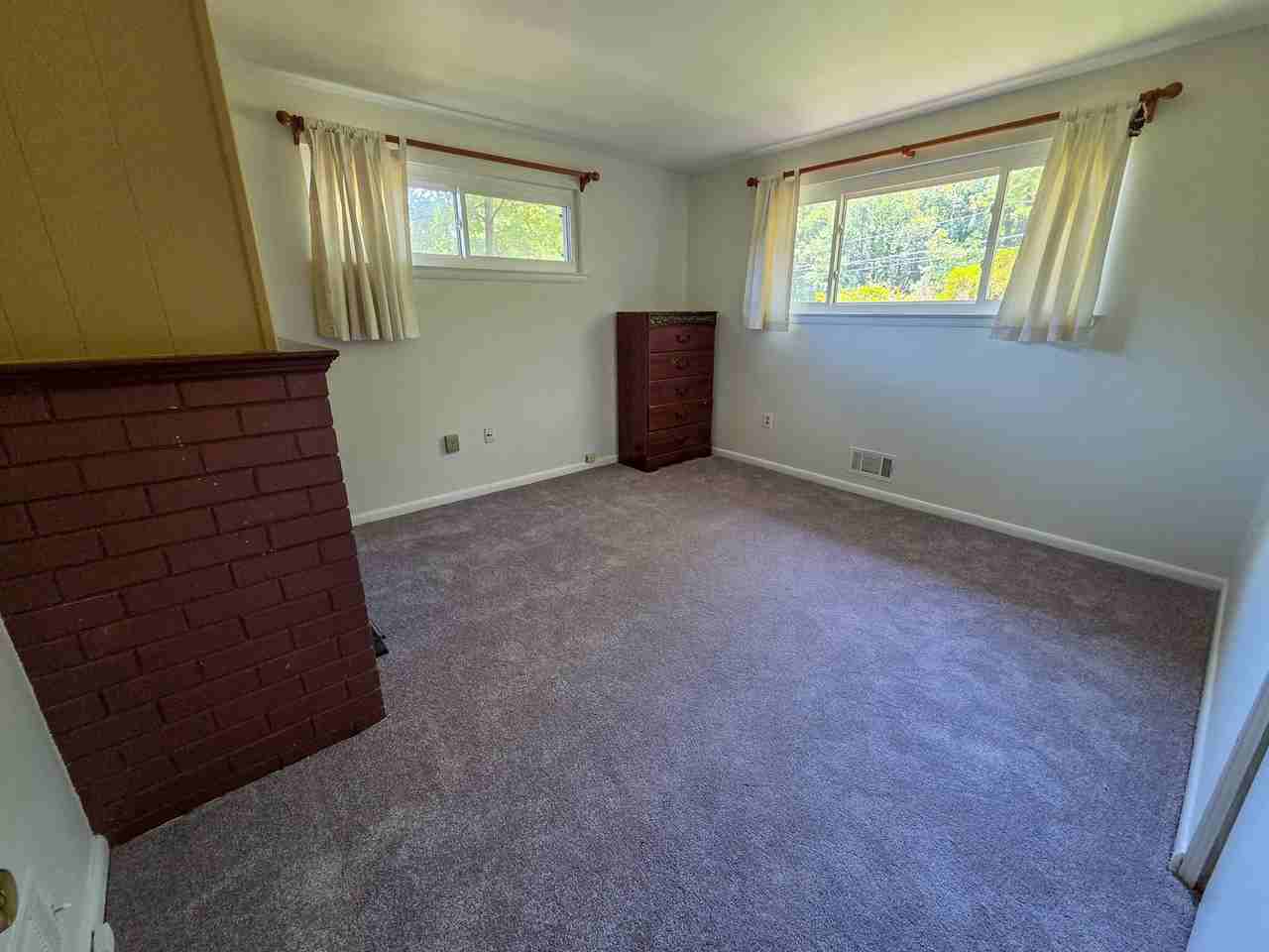 305 Hillsboro Dr - Photo 7 of 36