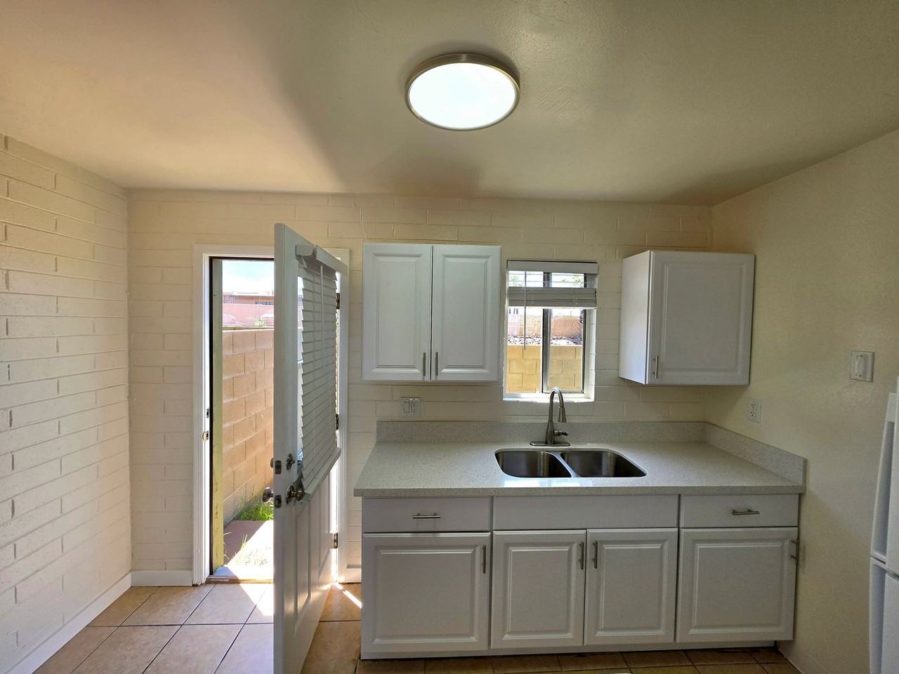 Casa Verde Apartments - Photo 3 of 32