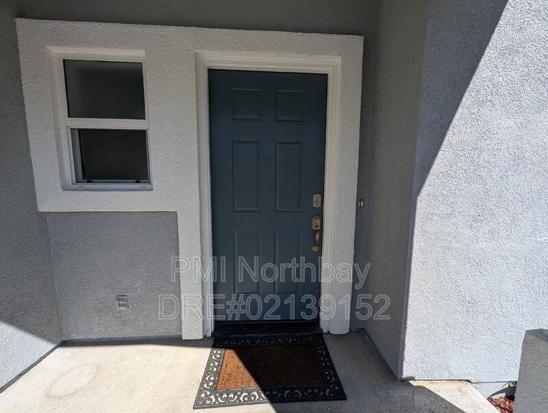 5052 Gothic Ct - Photo 4 of 31