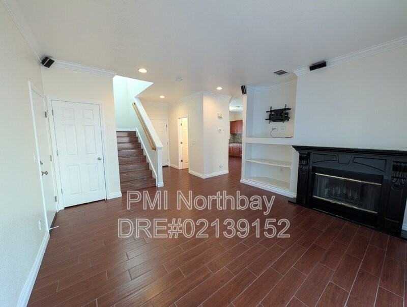 5052 Gothic Ct - Photo 7 of 31