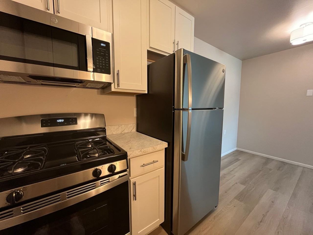 4246 S 60th St - Photo 2 of 9
