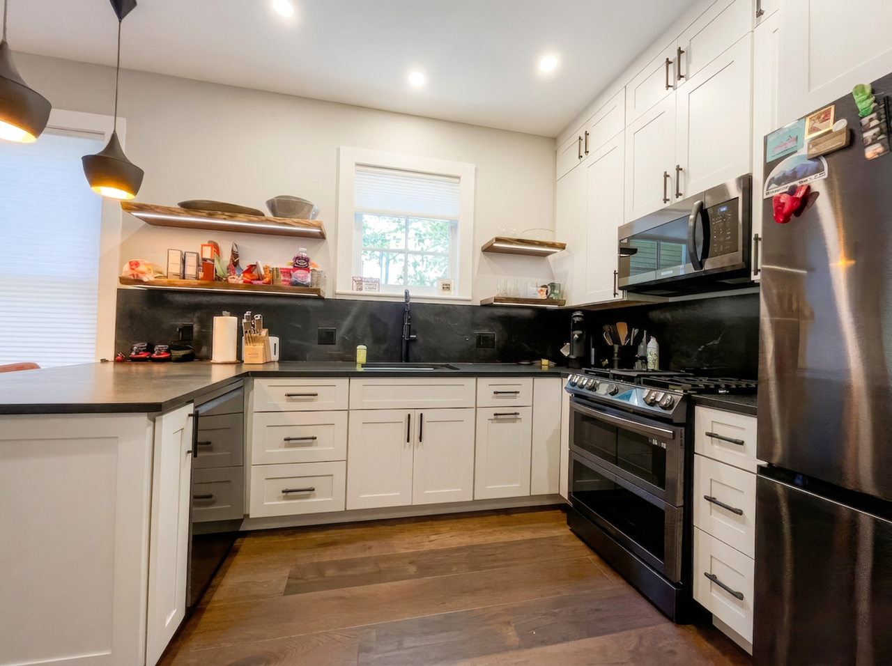 218 N French St - Photo 3 of 24