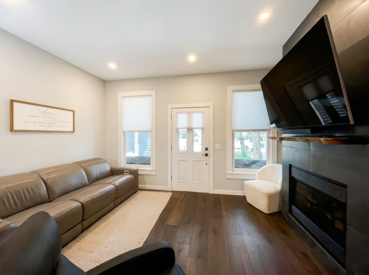 218 N French St - Photo 5 of 24