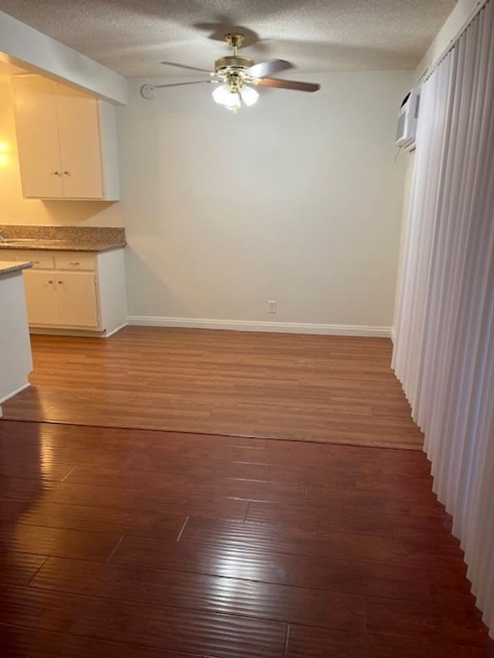 129 - Starcrest Apartments - Photo 3 of 22