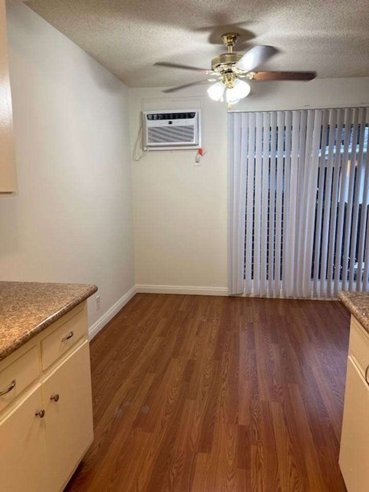129 - Starcrest Apartments - Photo 5 of 22