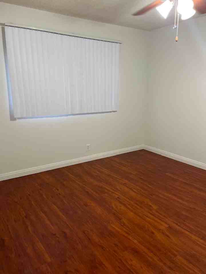 129 - Starcrest Apartments - Photo 6 of 22