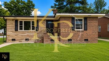 featured image of 1200 E Holly St