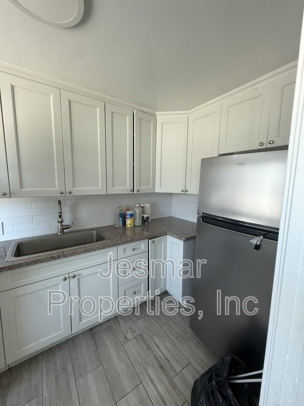 Brookshire Ave - Photo 6 of 11