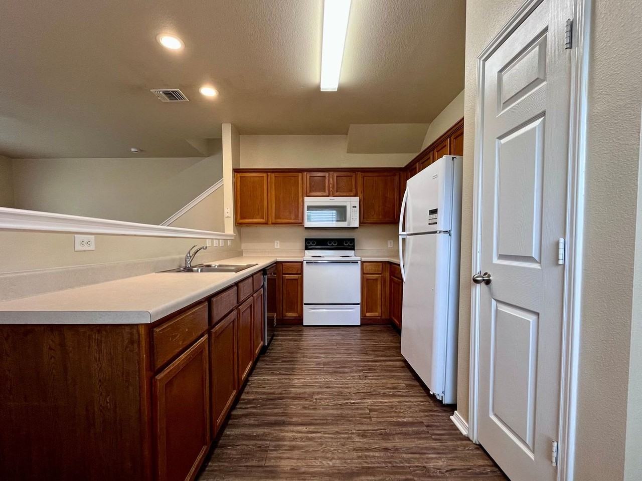 5807 Golf Bnd #1 - Photo 6 of 19