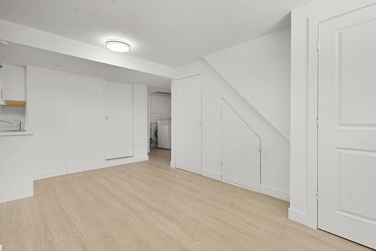 1930 Westbury Ave - Photo 7 of 10