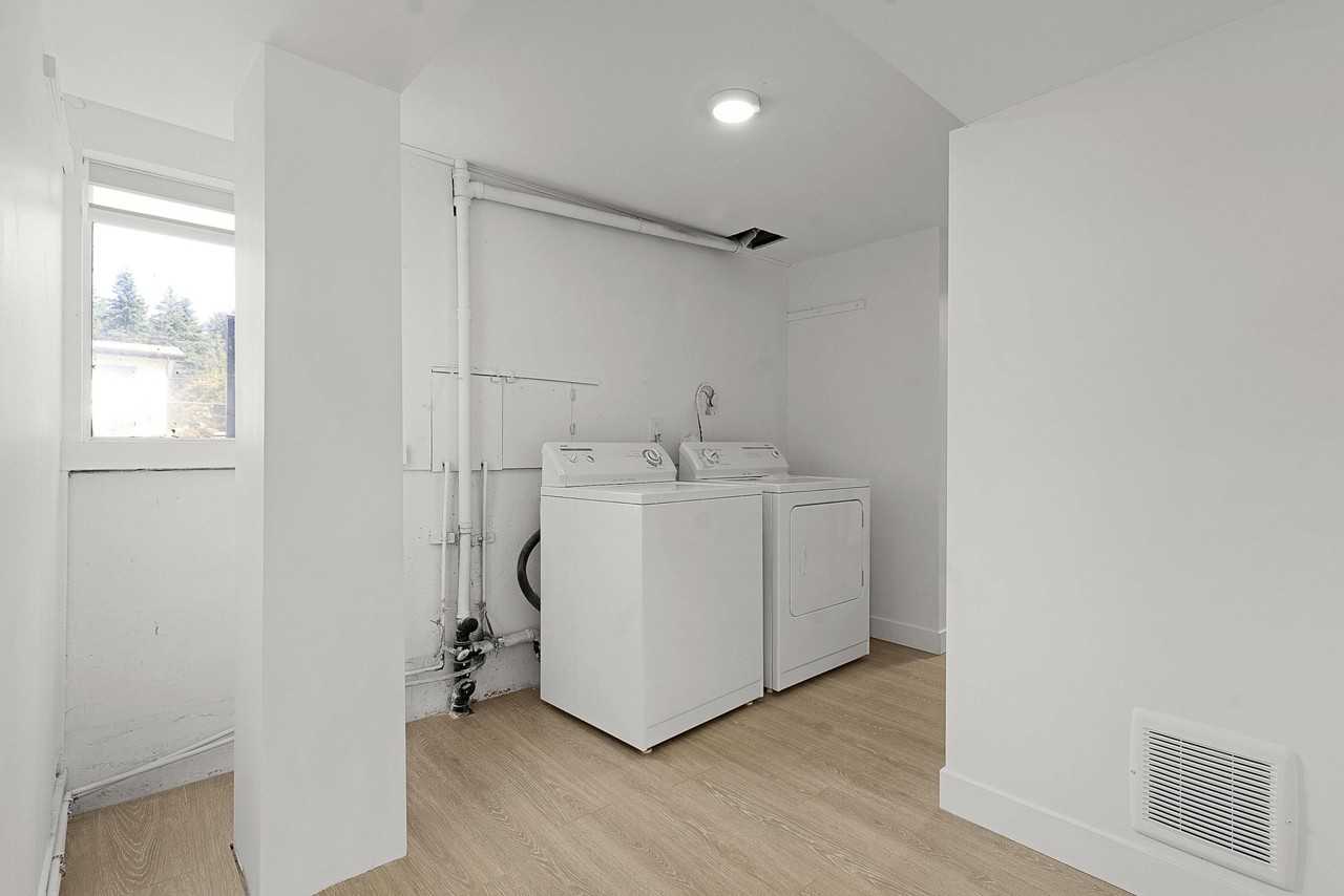 1930 Westbury Ave - Photo 3 of 10