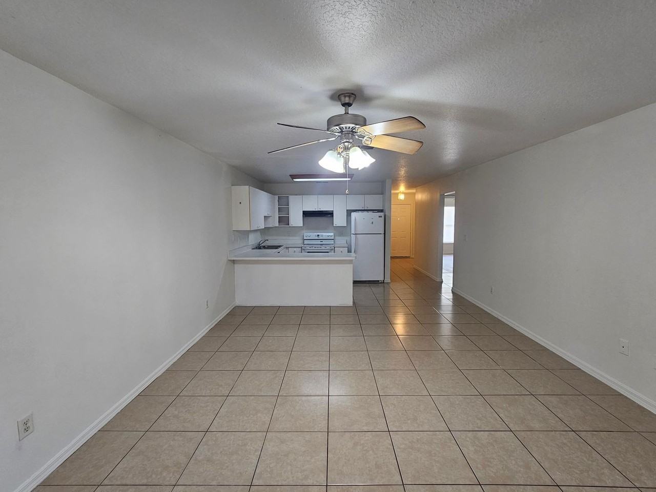 2611 Hollow Ln - Photo 3 of 9