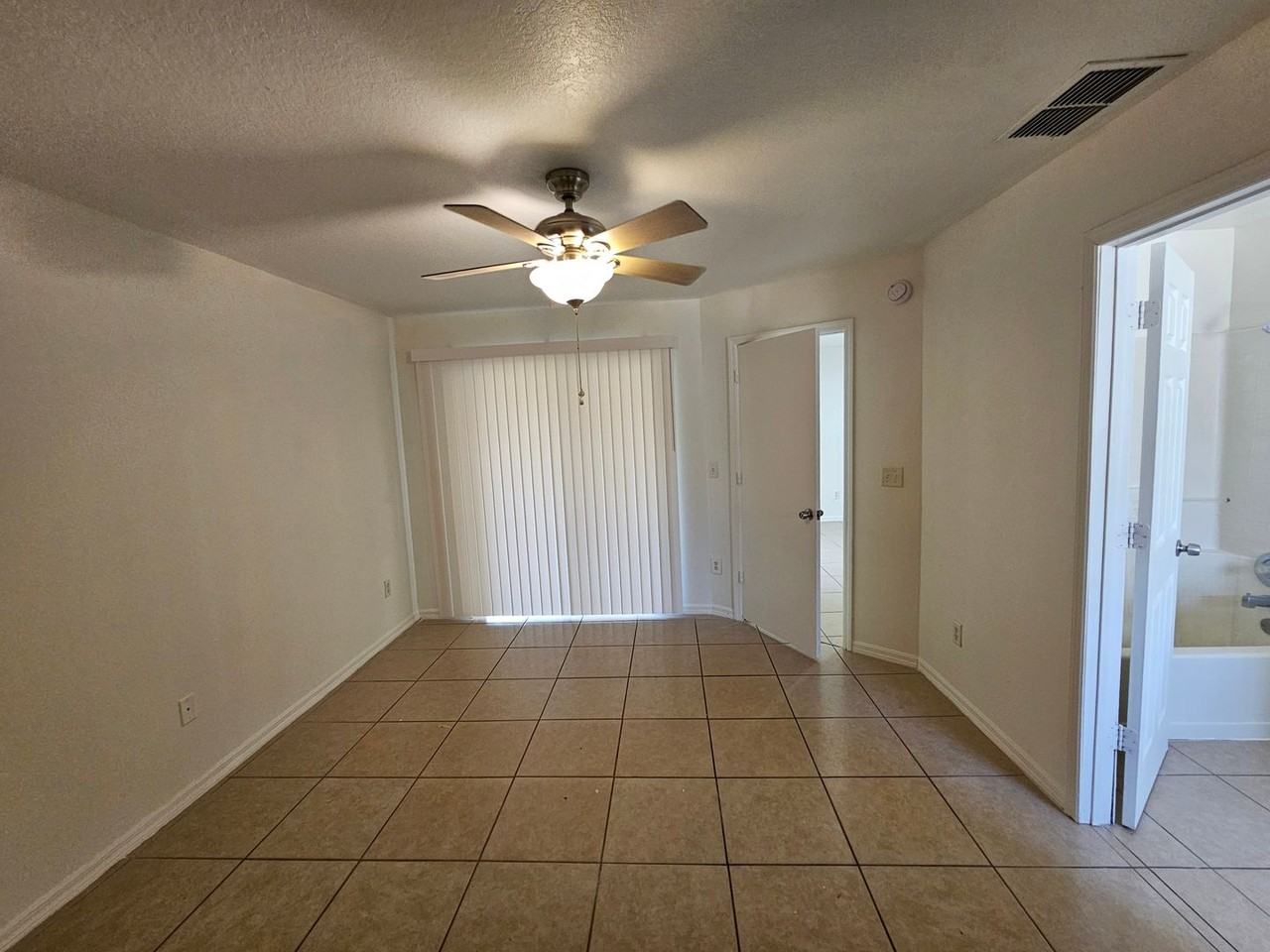 2611 Hollow Ln - Photo 6 of 9