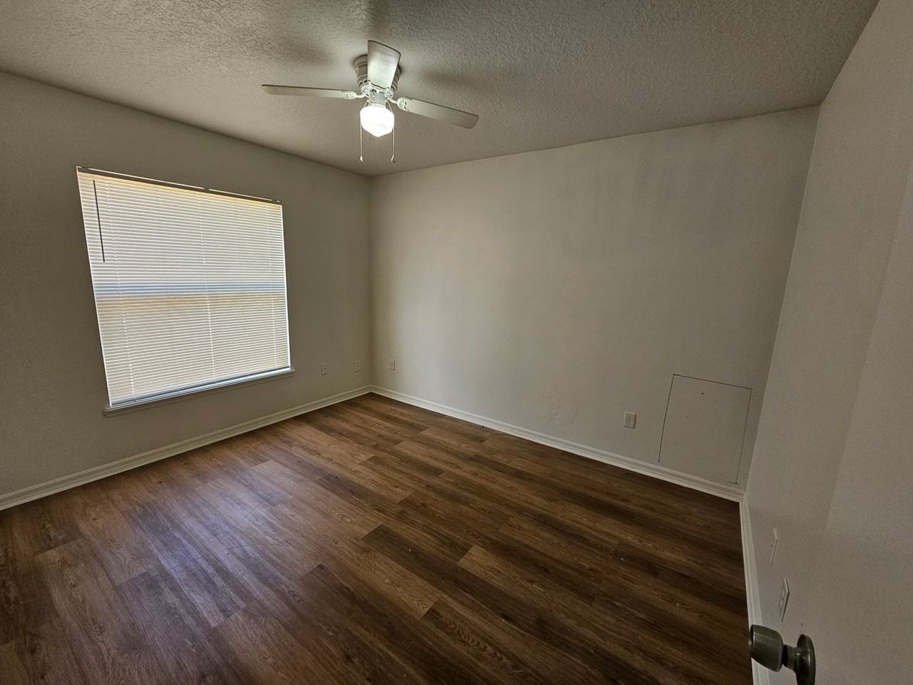 2611 Hollow Ln - Photo 7 of 9