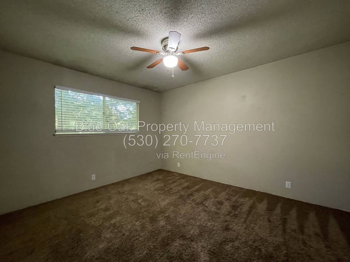 623 W 6th Ave #11 - Photo 6 of 10