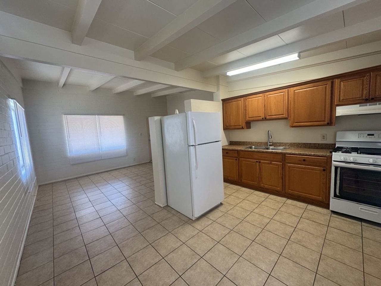 1800 E Fry Blvd #12 - Photo 5 of 14