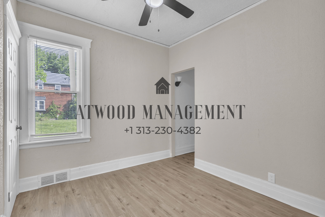 6439 Fischer St - Photo 2 of 21