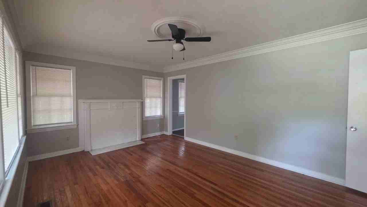 211 Edison Dr - Photo 3 of 13