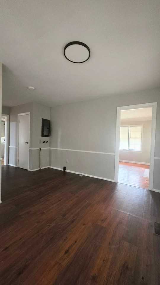 211 Edison Dr - Photo 5 of 13