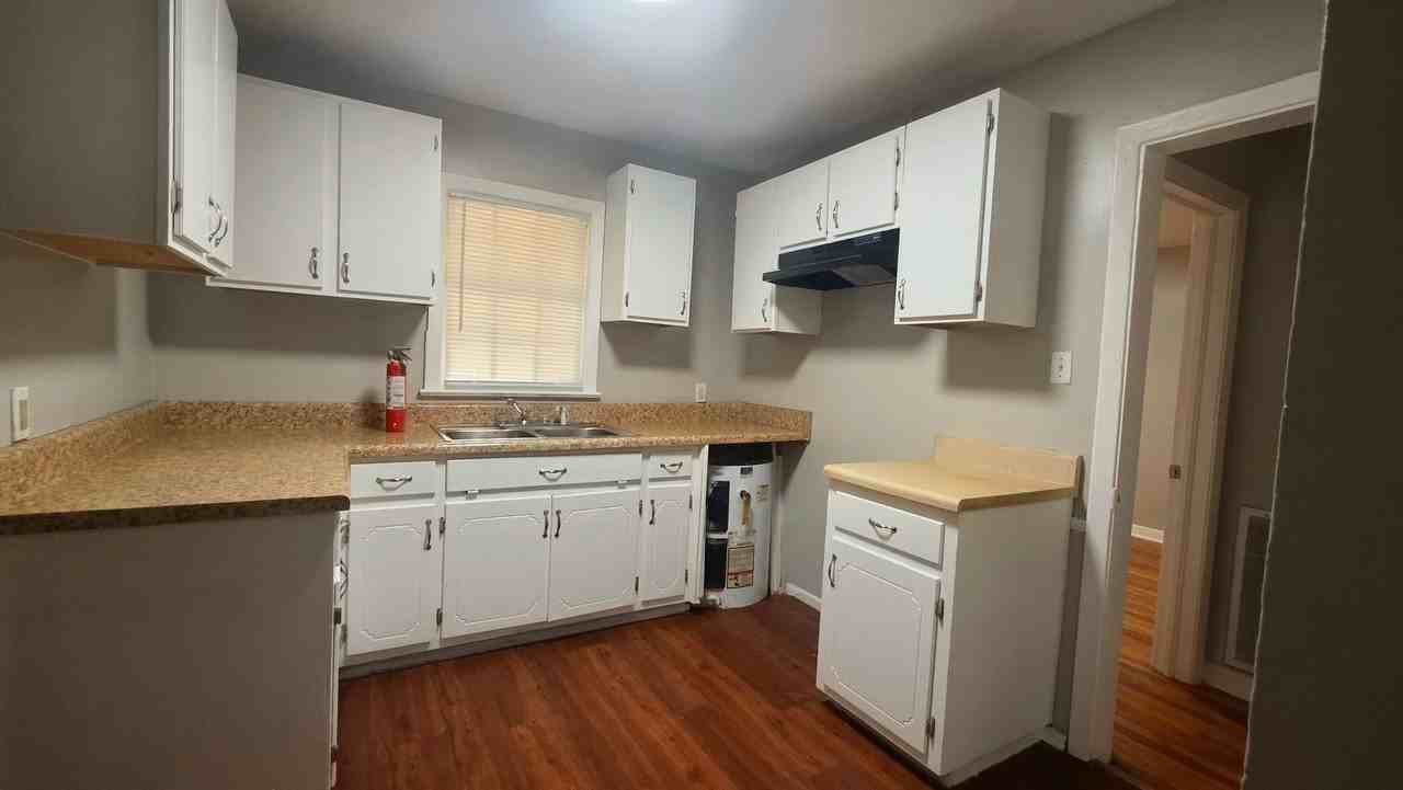 211 Edison Dr - Photo 6 of 13