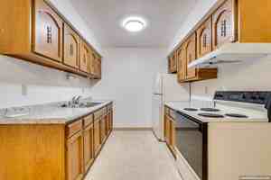 featured image of 2109 S Maplecrest Dr