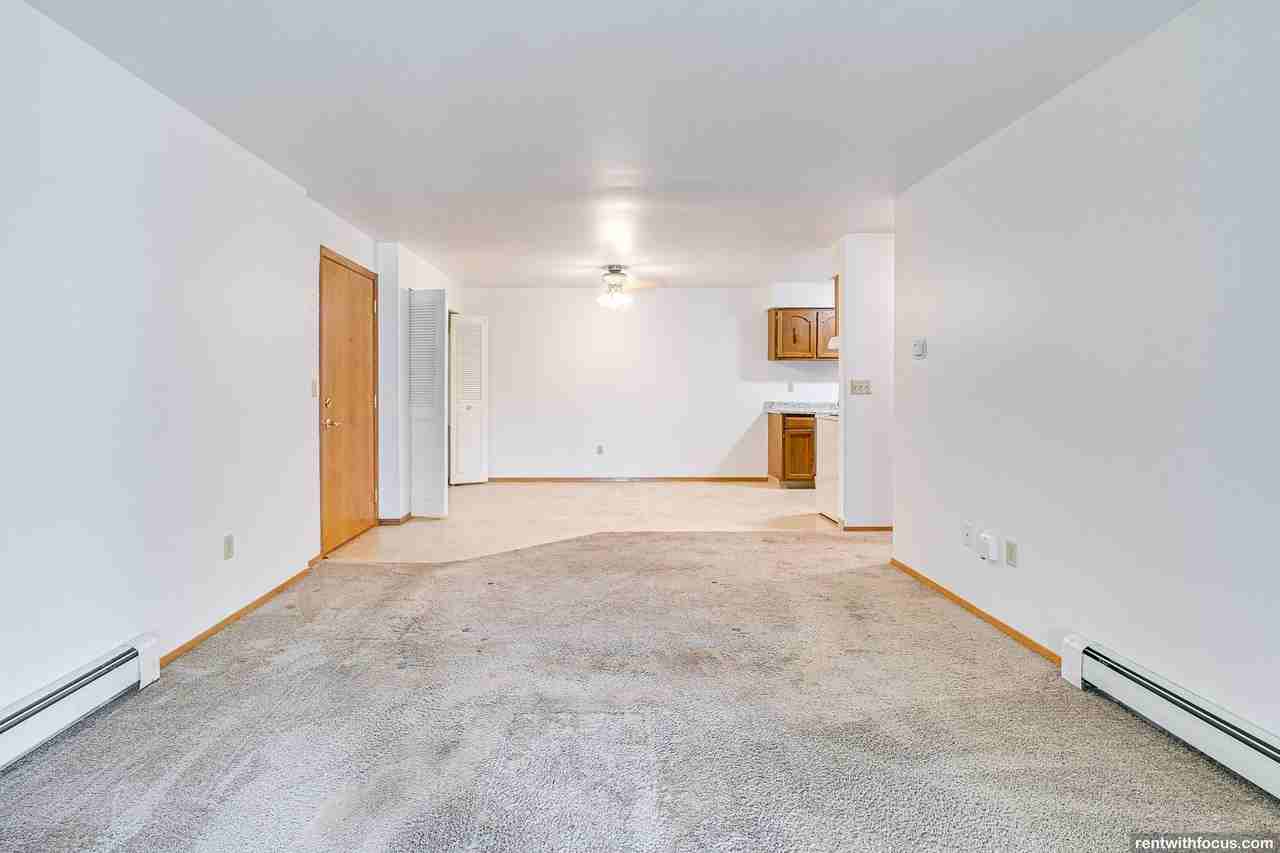Maple Crest Apartments (Calumet Grove) - Photo 4 of 25