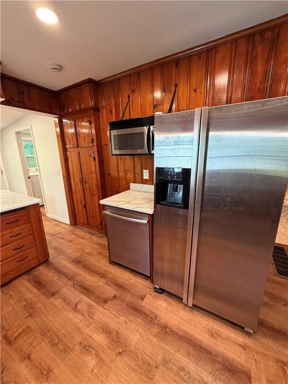 190 E Shore Dr - Photo 4 of 18