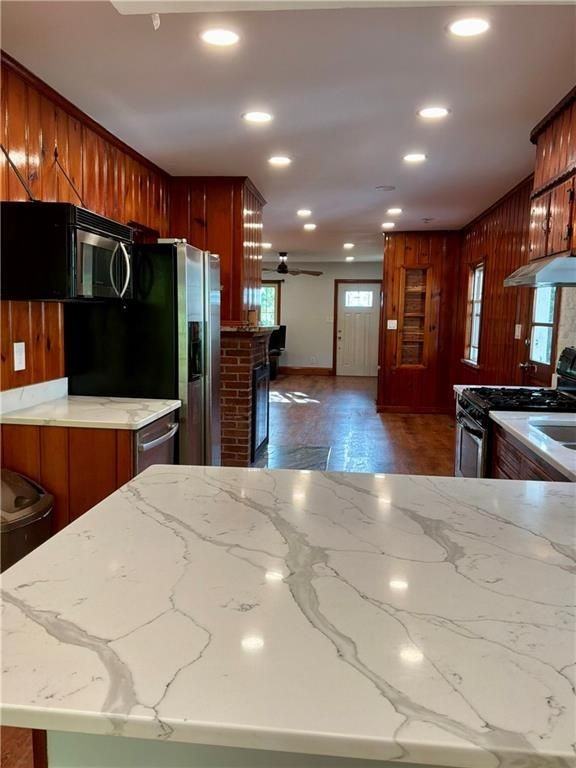 190 E Shore Dr - Photo 5 of 18