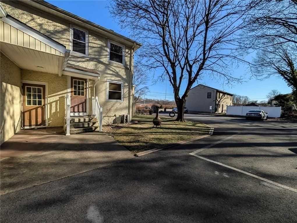 1423 Manville Rd ##1 - Photo 3 of 26