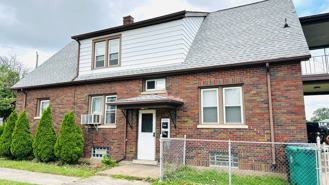 2498 Woodlawn Ave - Photo 1 of 1