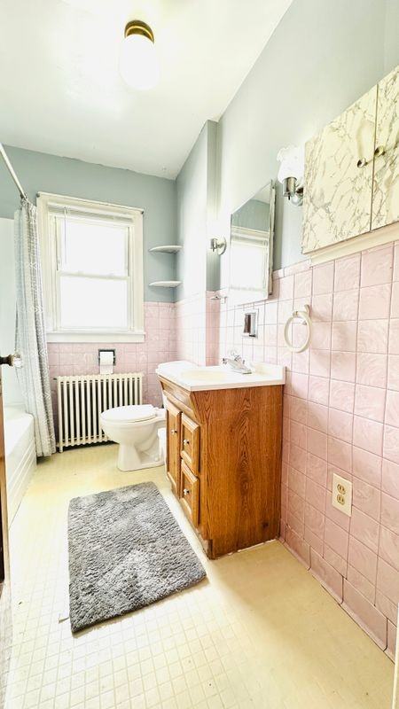 2498 Woodlawn Ave - Photo 4 of 17