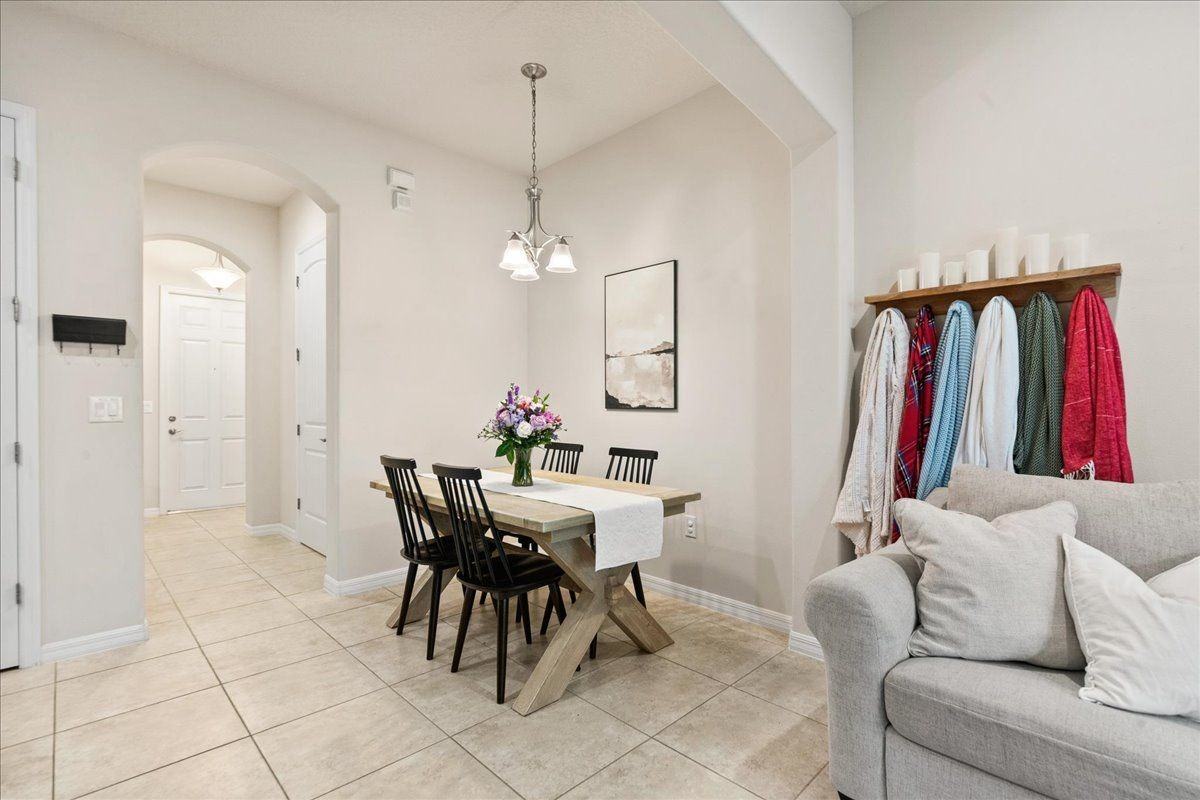 4938 Sprint Cir - Photo 4 of 24