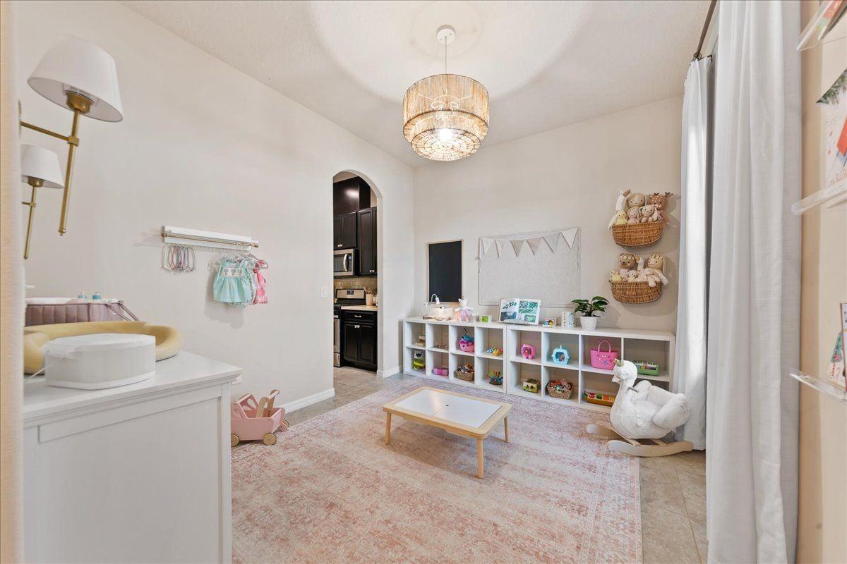 4938 Sprint Cir - Photo 5 of 24